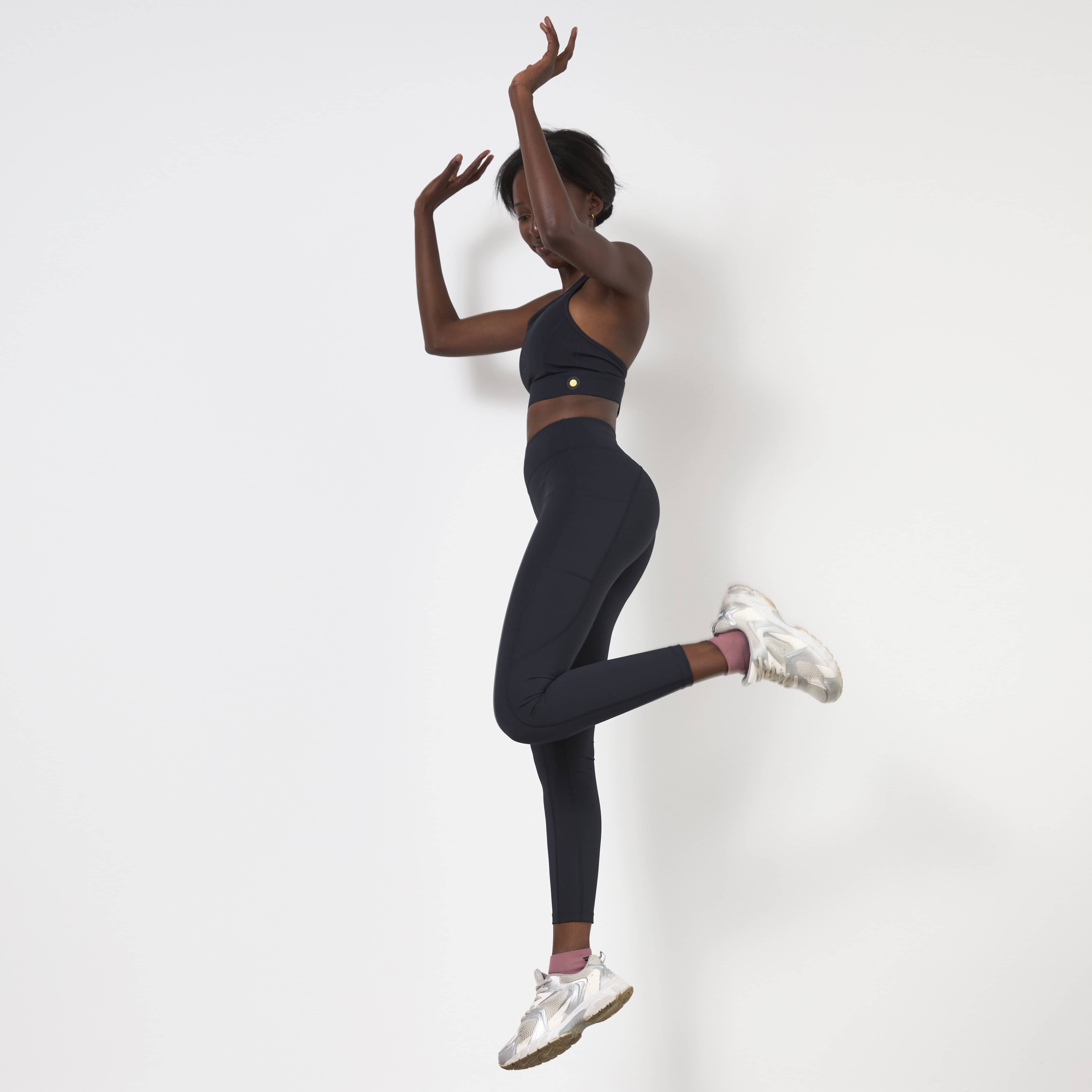 Bequeme Sportbekleidung für Damen bei Brands Fashion GmbH.